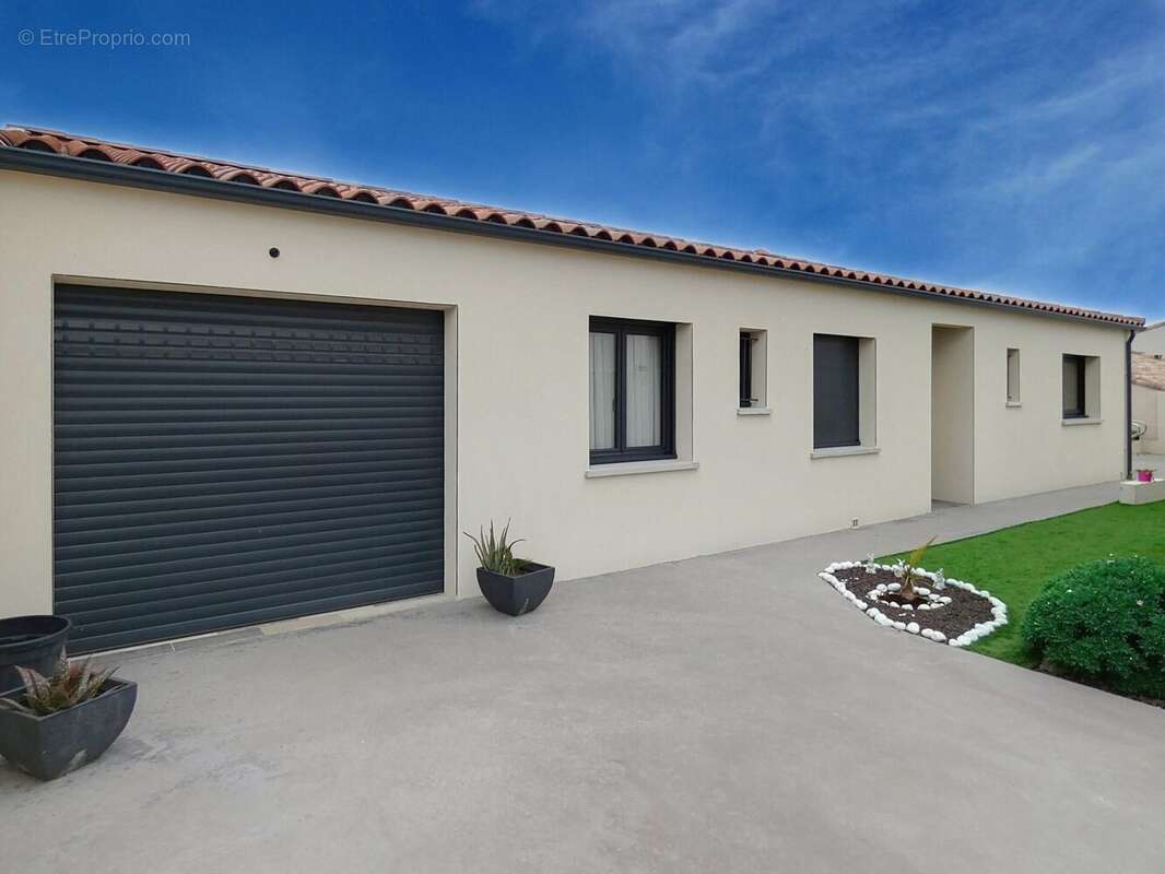 Photo 2 - Maison à MOUSSAN