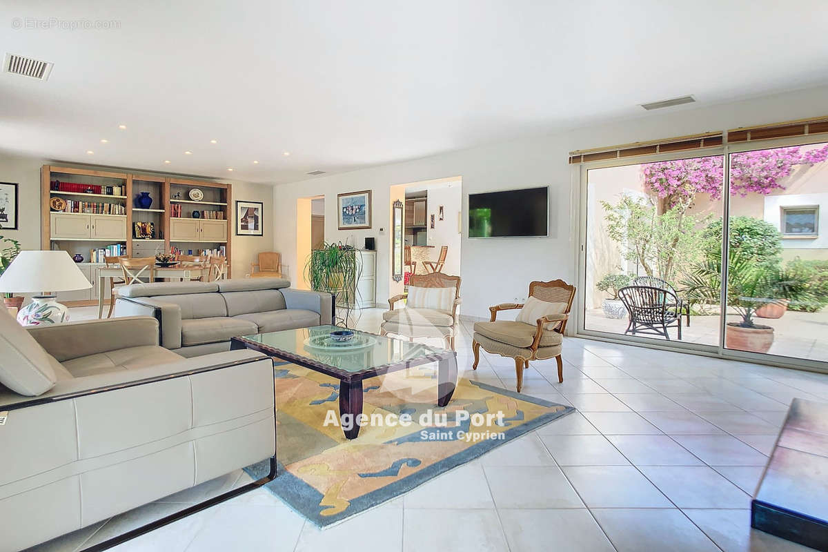 Maison à SAINT-CYPRIEN