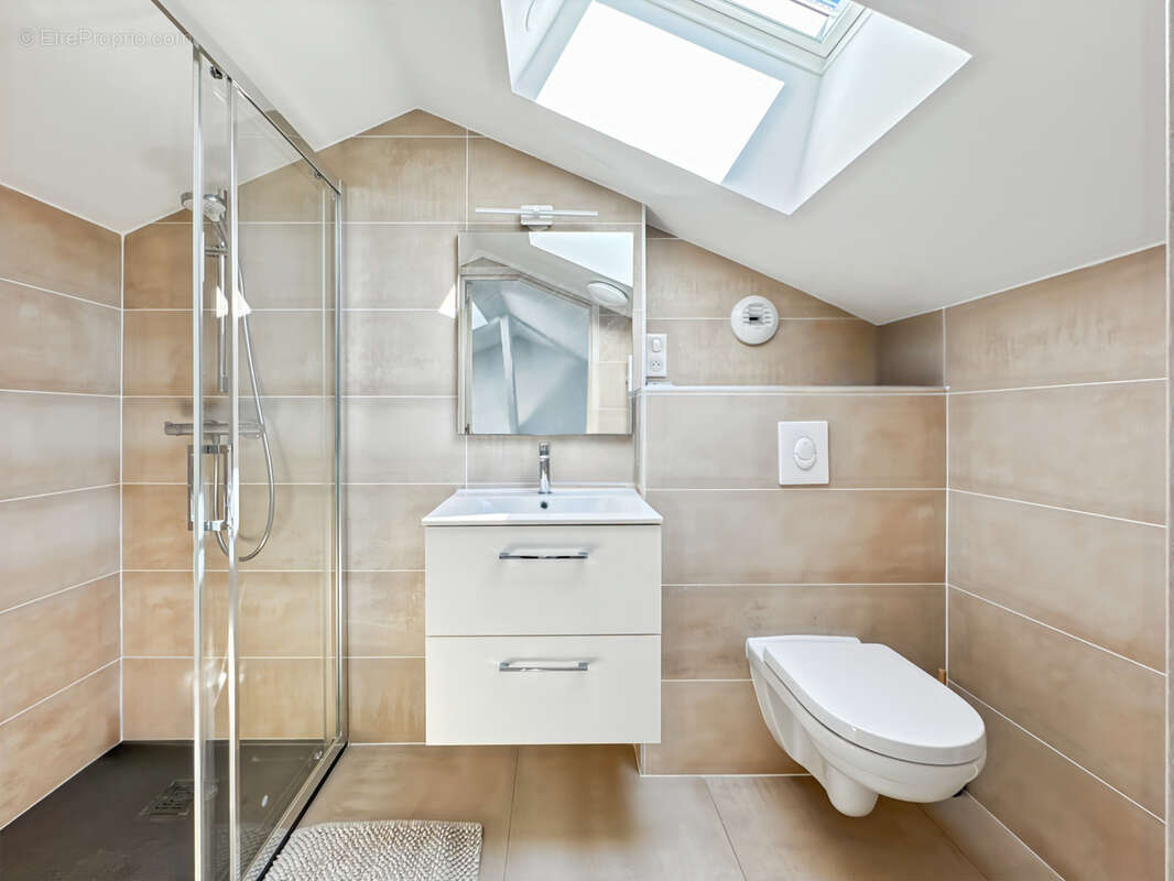 Maison à COLLONGES-AU-MONT-D'OR