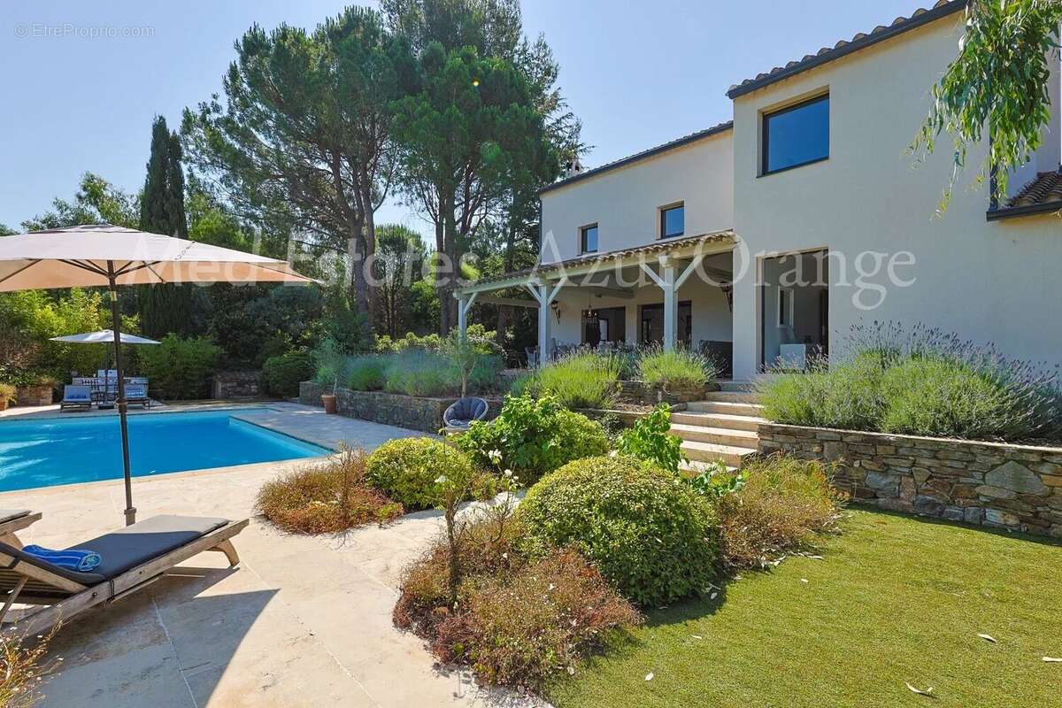 Maison à PLAN-DE-LA-TOUR