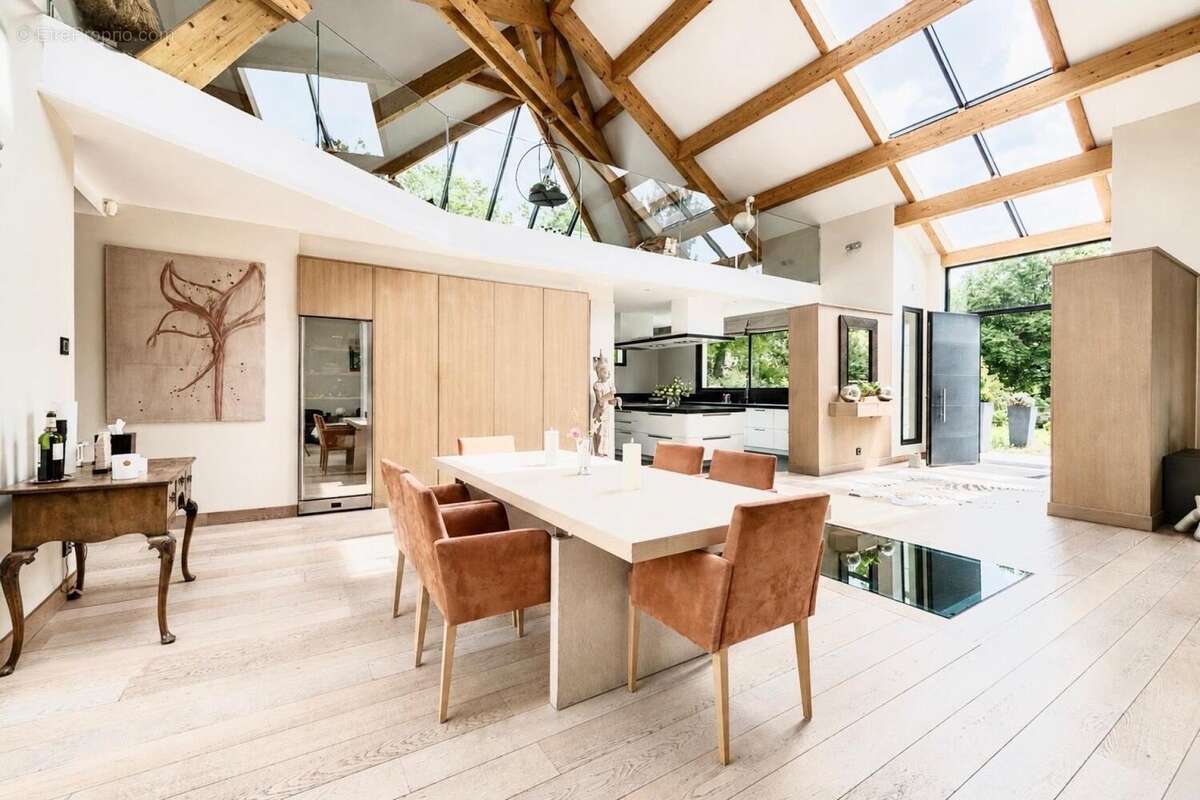 Maison 566 m² à Lamorlaye  - photo 5
