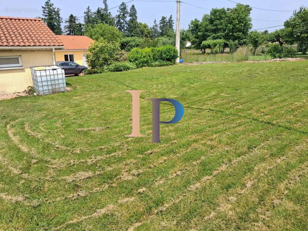 Maison à SAINT-NIZIER-SOUS-CHARLIEU