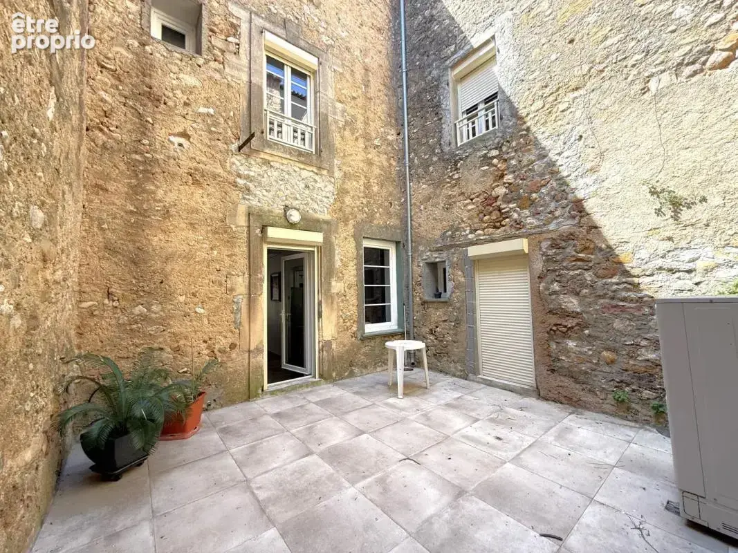Maison à MONTOULIERS