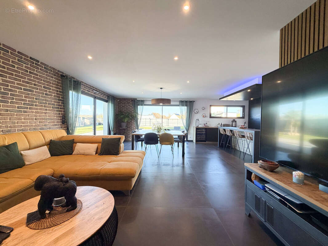 Maison à SAINT-CELERIN