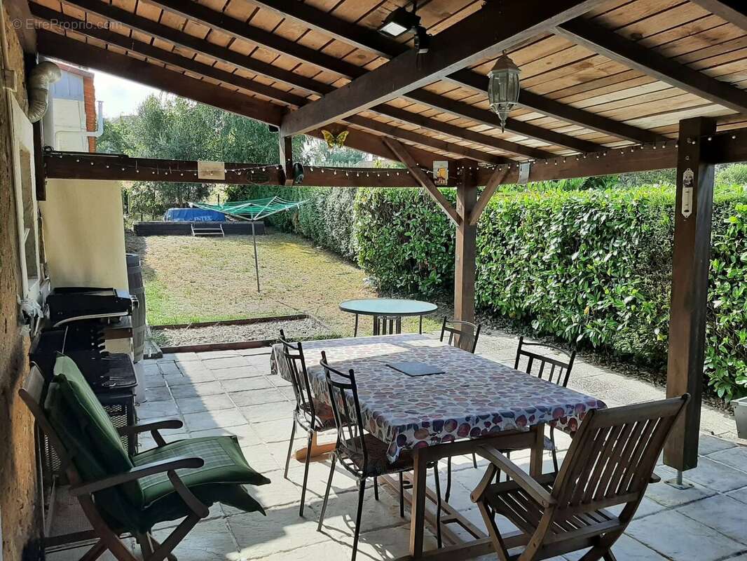 Maison à SIORAC-DE-RIBERAC