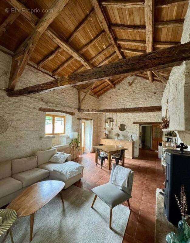 Photo 1 - Maison à VAYLATS
