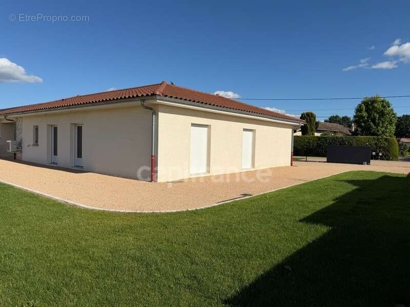 Maison contemporaine de 2024 – 133 m² – 3 chambres – Terrain 781 m² hors lotissement - photo 3