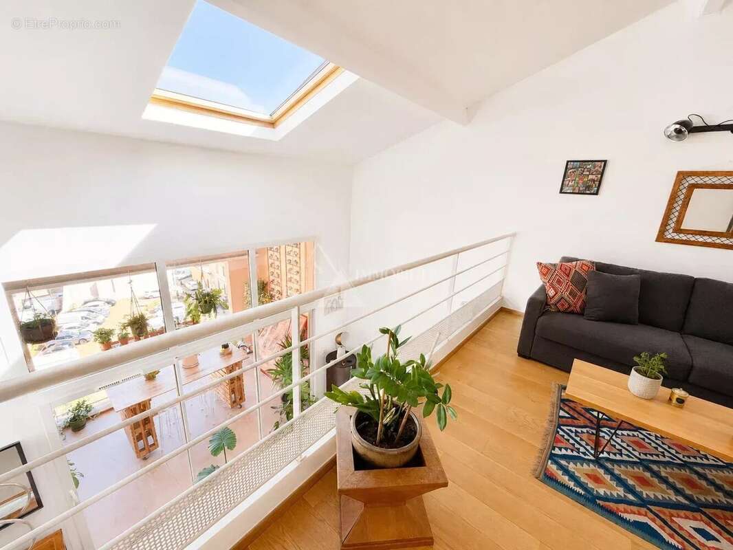 Superbe T3 duplex de standing – Dernier étage avec loggia et garage - photo 8