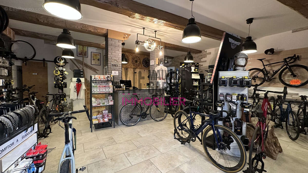 Commerce à MALAUCENE