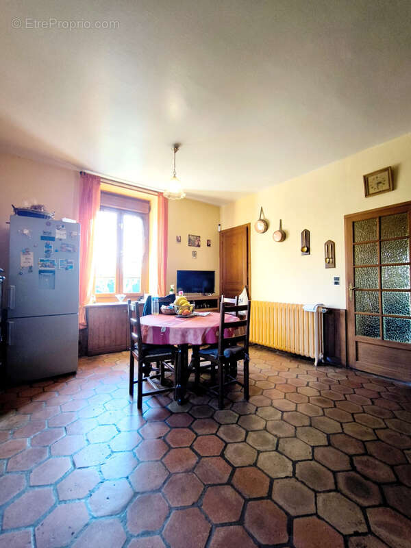 Maison à SAIRES-LA-VERRERIE