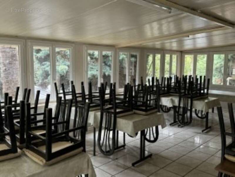 Commerce à VIC-FEZENSAC