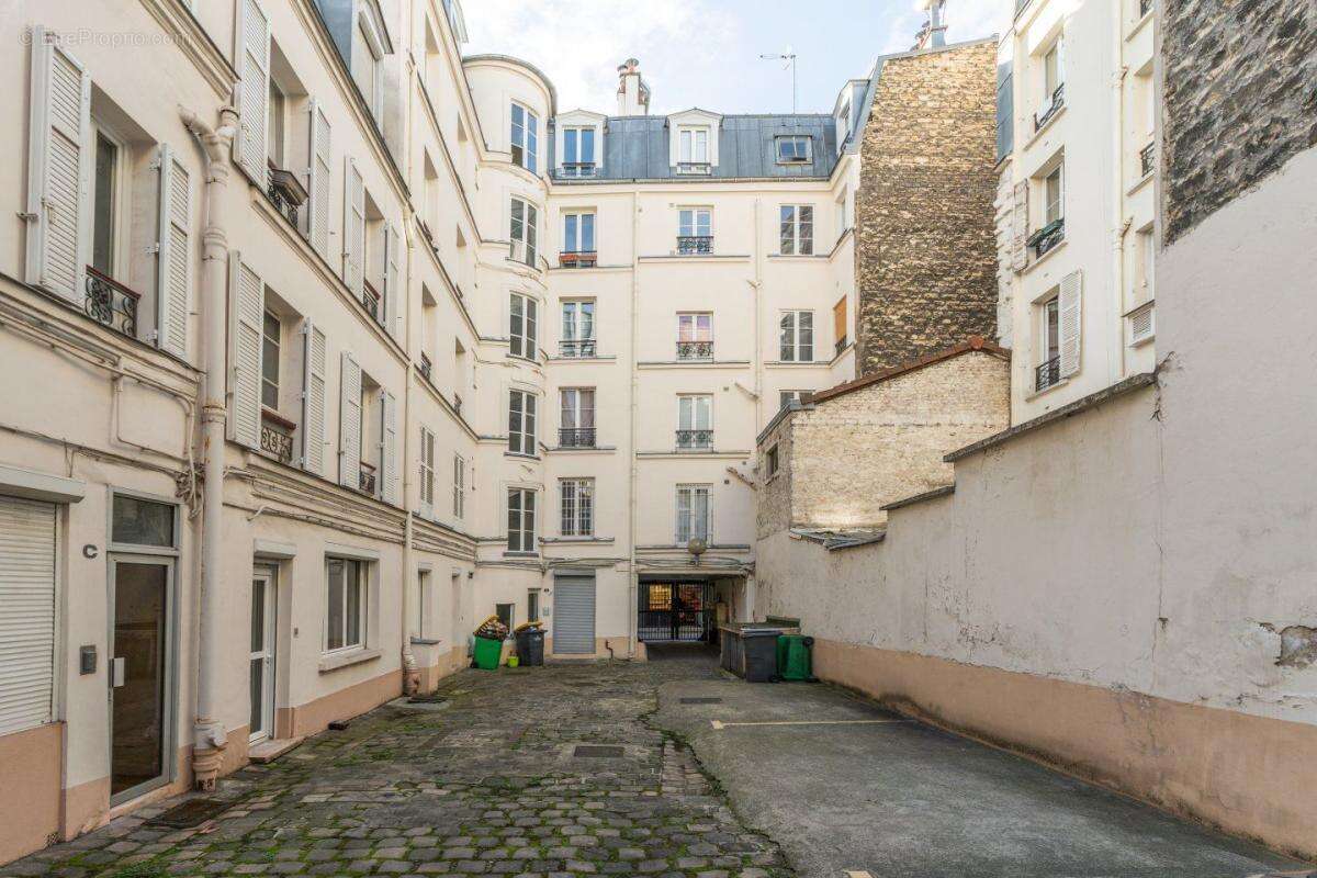 Appartement à PARIS-17E