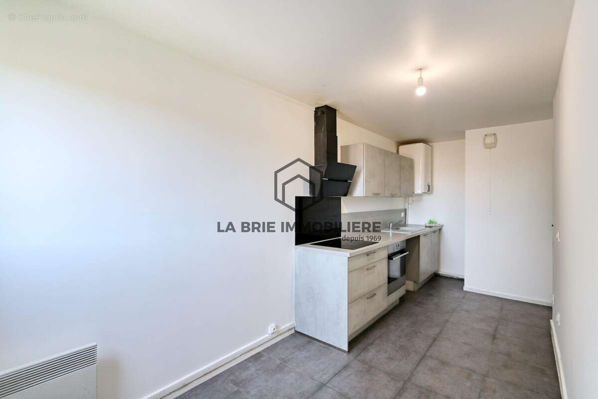 Appartement 68 m² à Marolles-En-Brie  - photo 2