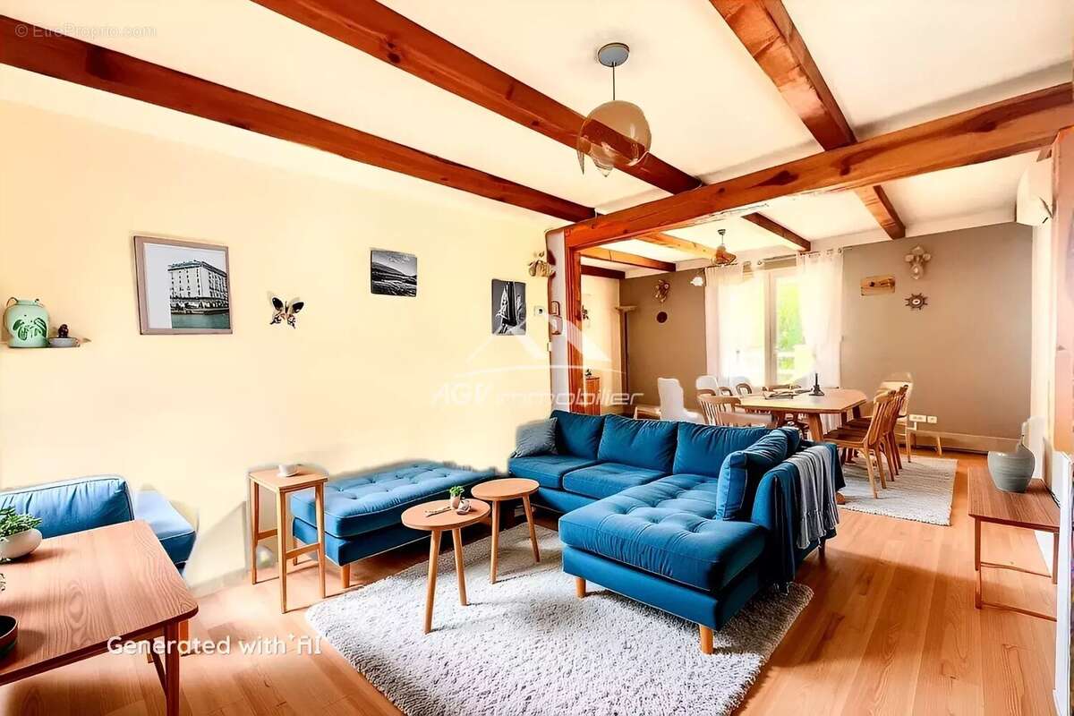 Maison à SAINT-JULIEN-LES-ROSIERS