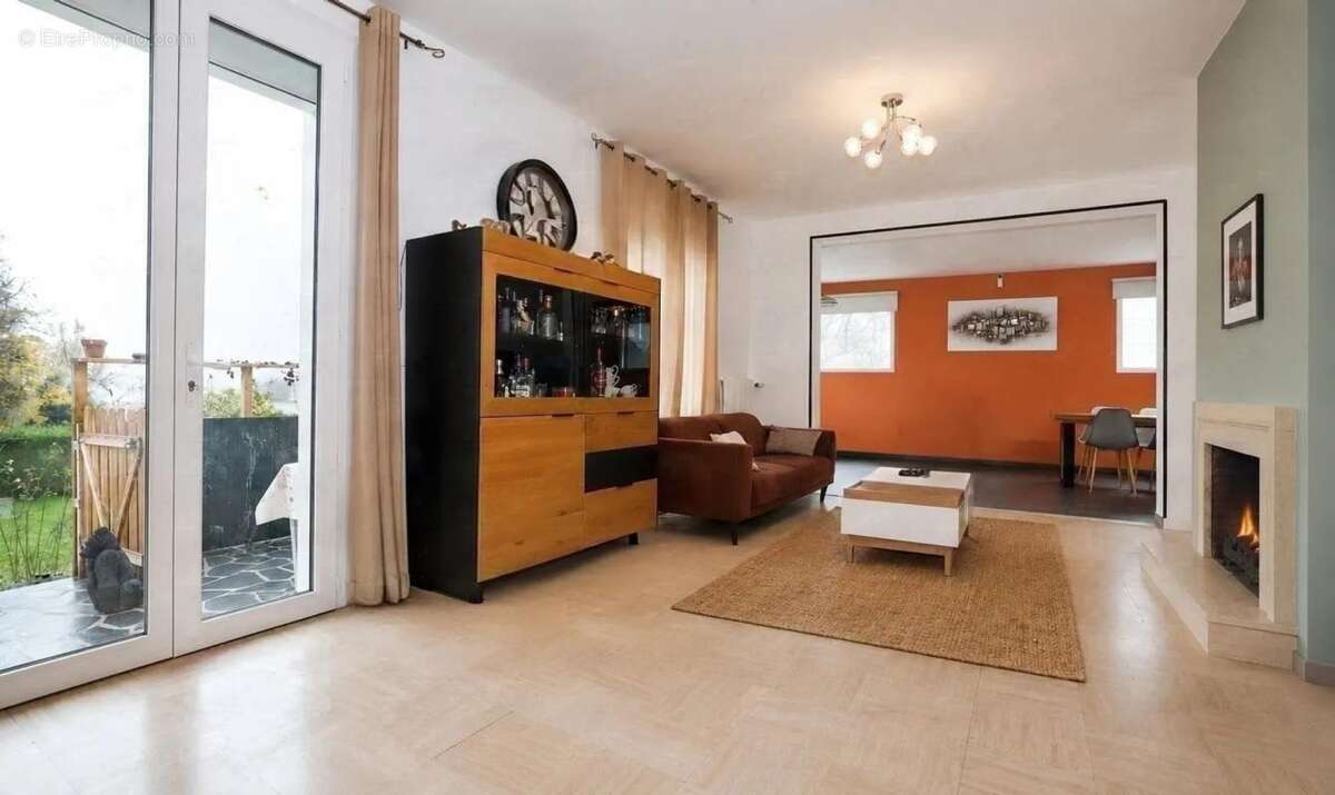 Maison lumineuse 7 pièces à Domagné - photo 2