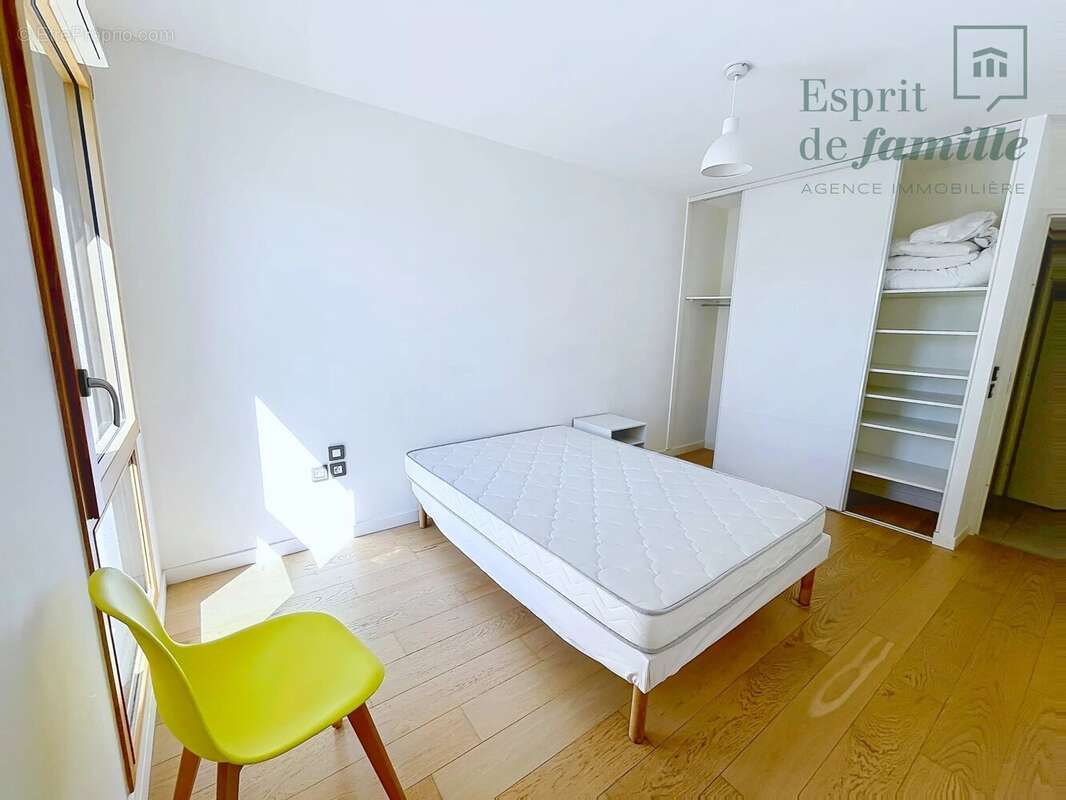 Croix-Rousse – Secteur Hénon,  T3, meublé, avec balcon, garage – Calme absolu - photo 7