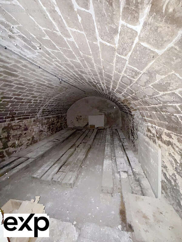 Commerce à MANTES-LA-JOLIE