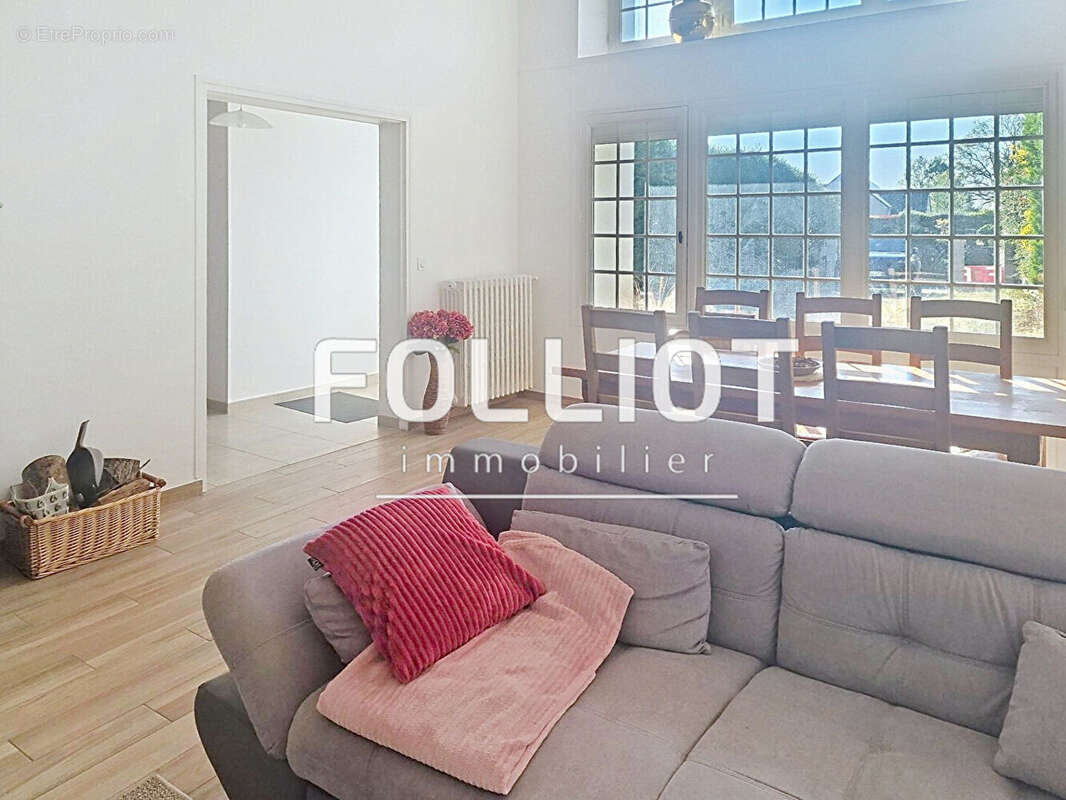 Maison de 5 pièces avec 4 chambres à vendre à REMILLY LES MARAIS - photo 4