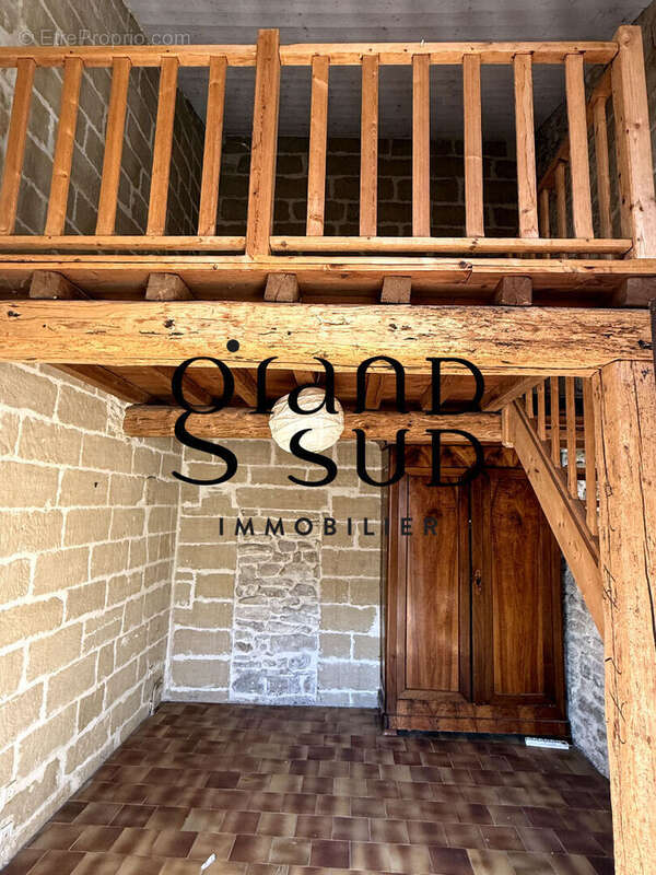 Maison à MONTAREN-ET-SAINT-MEDIERS