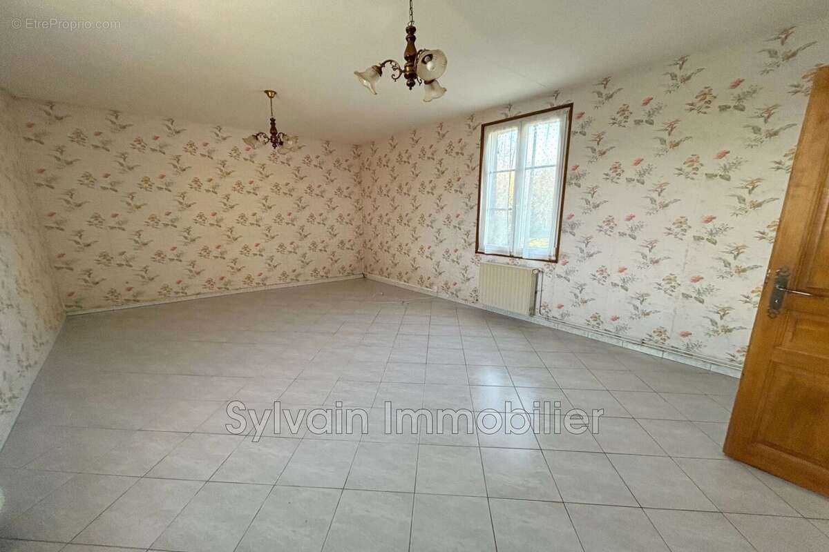 Maison à FORMERIE