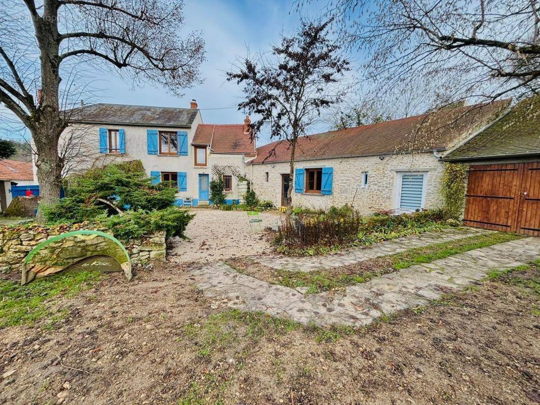 Maison à ETAMPES