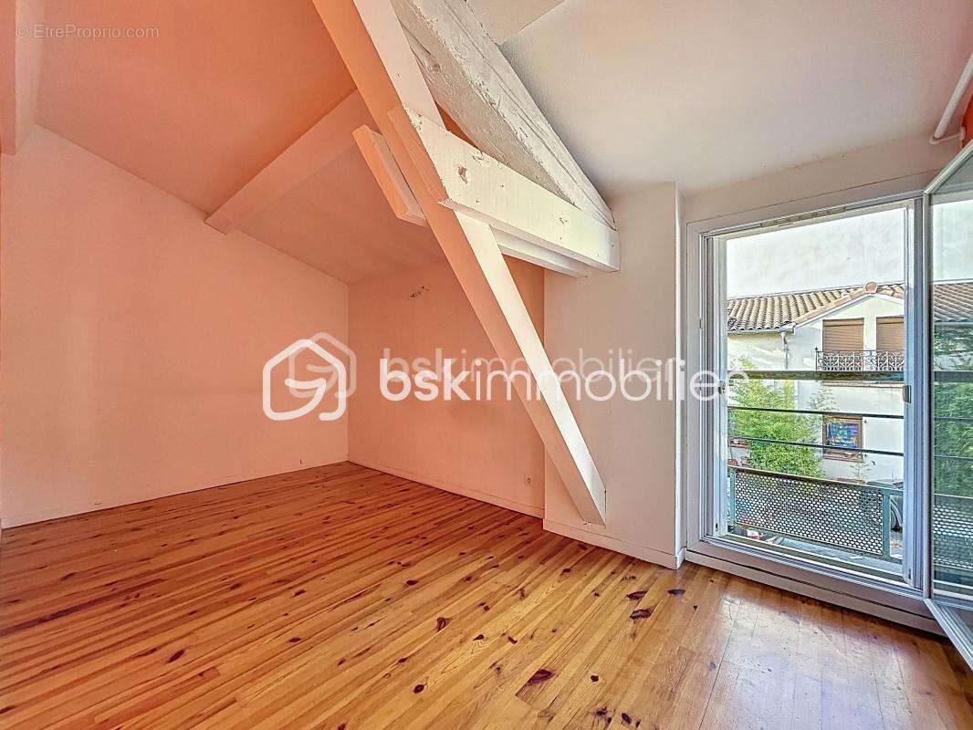Rare aux Minimes – T4 Duplex esprit maison – Parking – Métro 3 min – 320 000 € - photo 9
