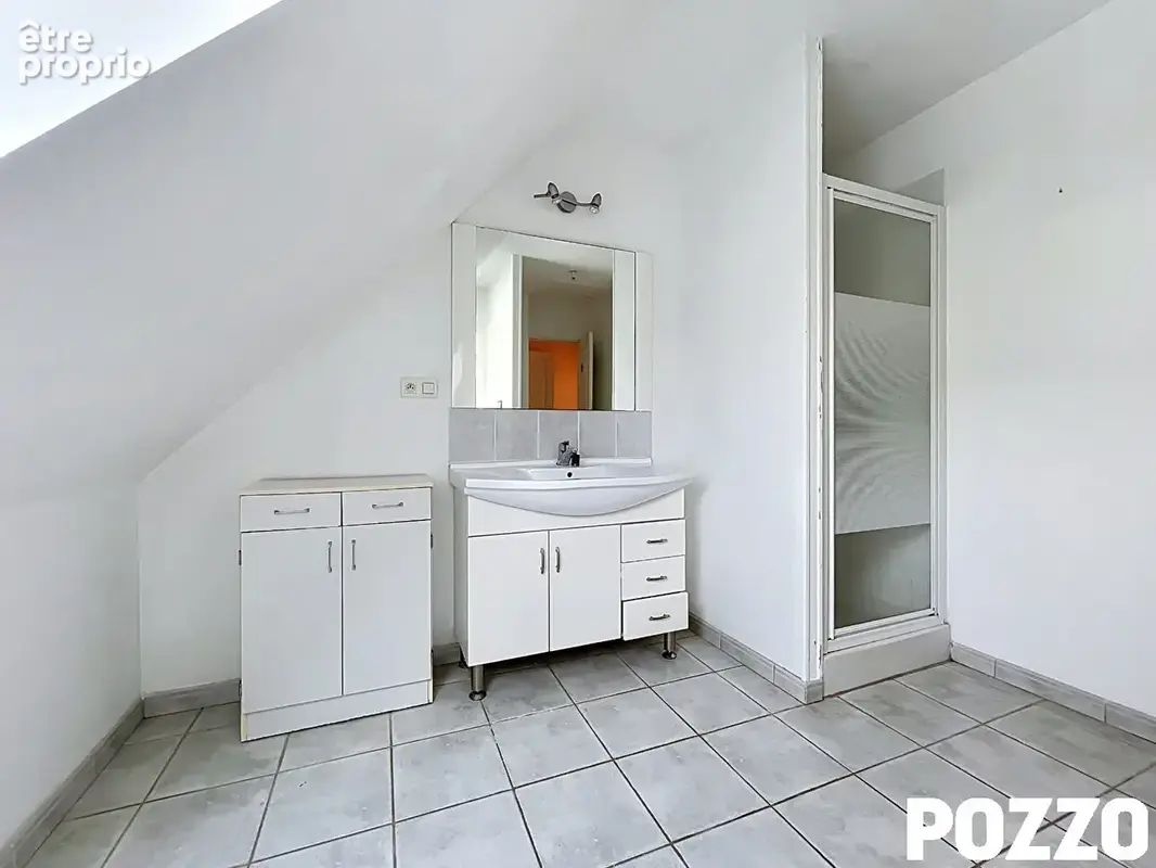 A vendre. conde sur vire. proche bourg et ecoles . maison avec vie de plain pied. - photo 13