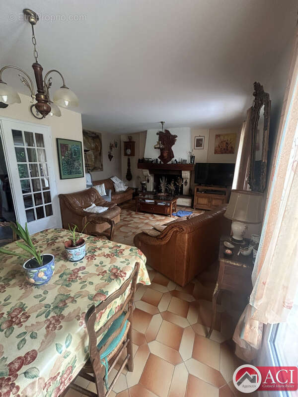 Maison à SAINTE-GENEVIEVE