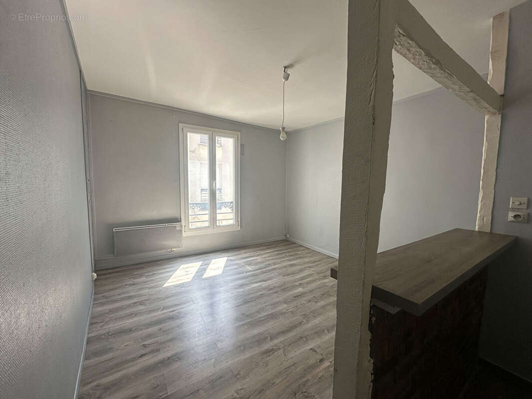 Appartement à PARIS-10E