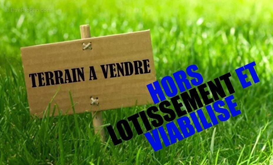 Terrain à AVRILLE
