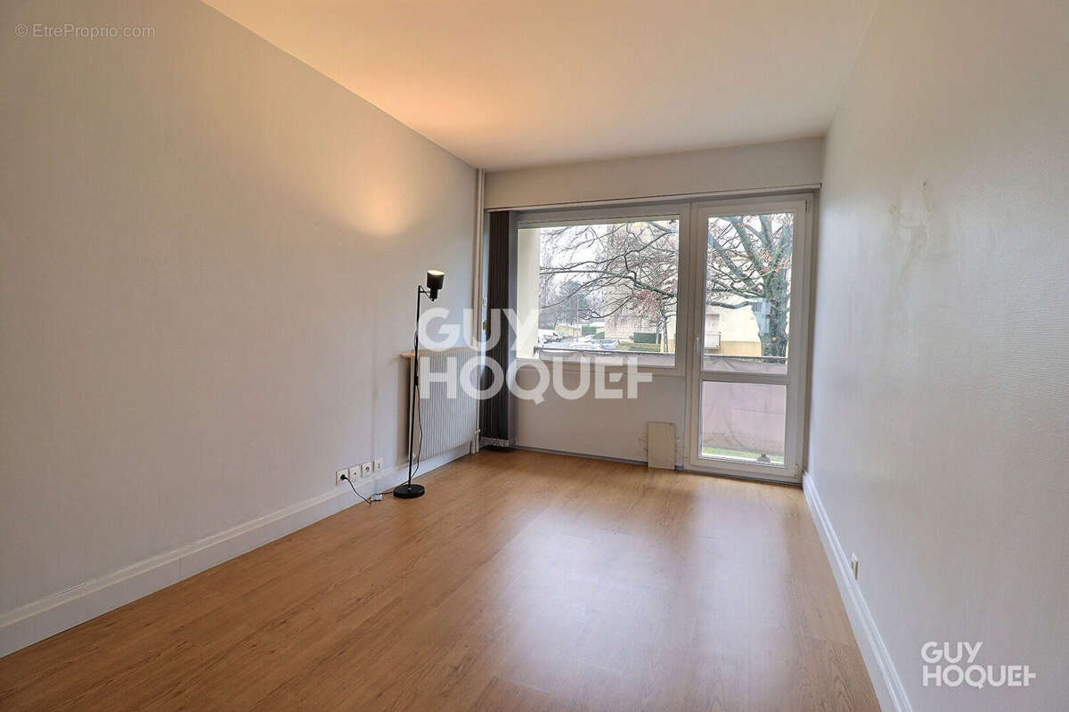 Appartement à SAINT-MICHEL-SUR-ORGE