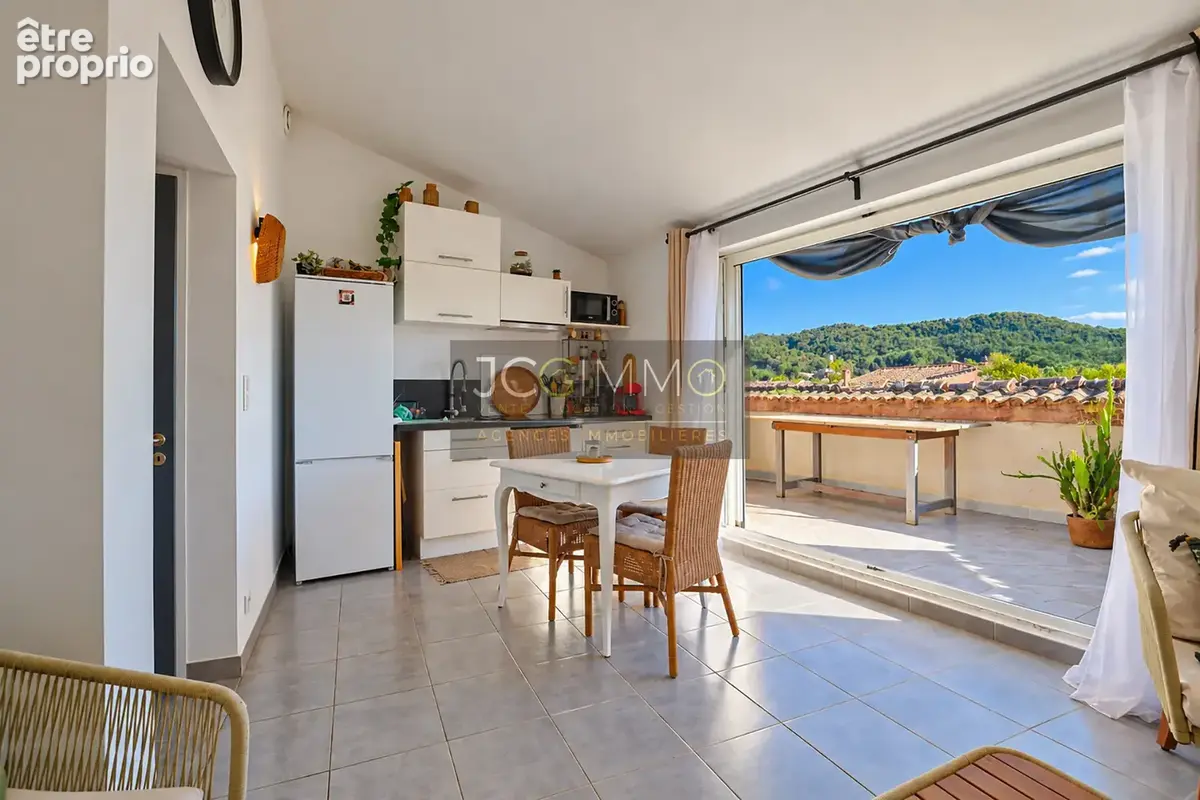 Appartement T2 de 32,78m2 loi carrez entièrement rénové avec terrasse tropézienne ! - photo 3