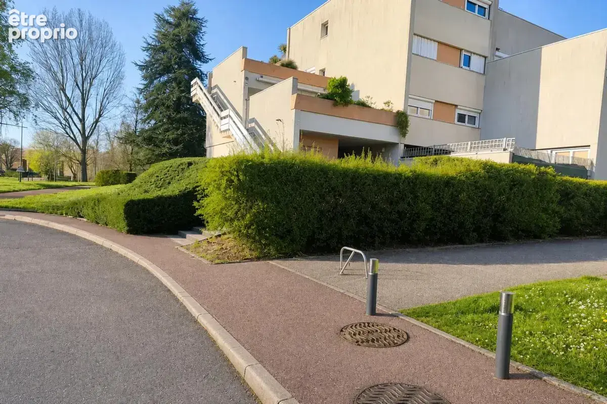 Comme une maison – 4 chambres, jardinet privatif & box – - photo 15