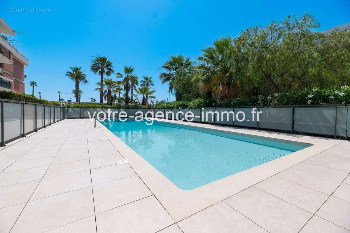 Appartement à VILLENEUVE-LOUBET