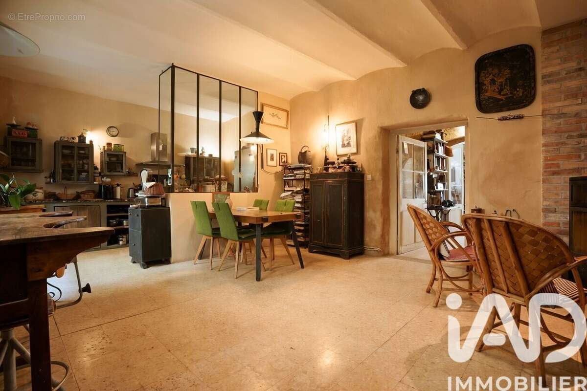 Maison 205 m² à Montfrin  - photo 5