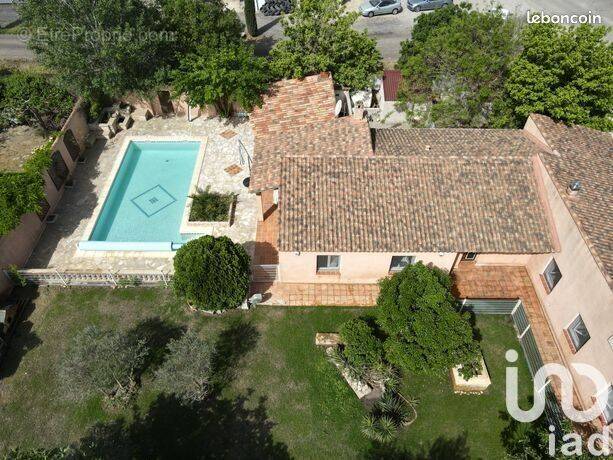 Photo 1 - Maison à EYGUIERES