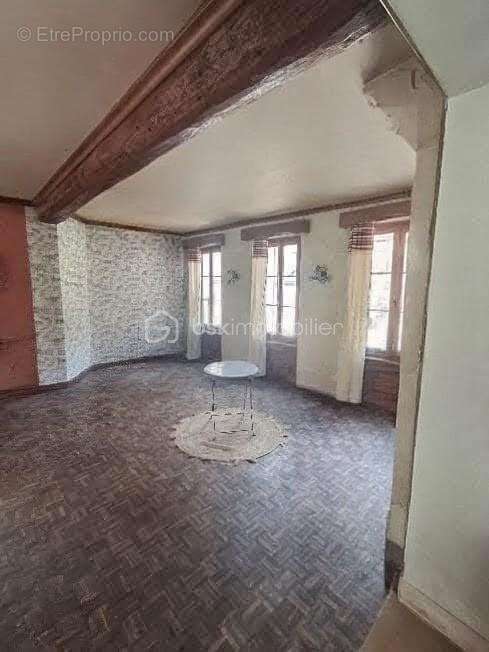 Maison à VILLENEUVE-L'ARCHEVEQUE