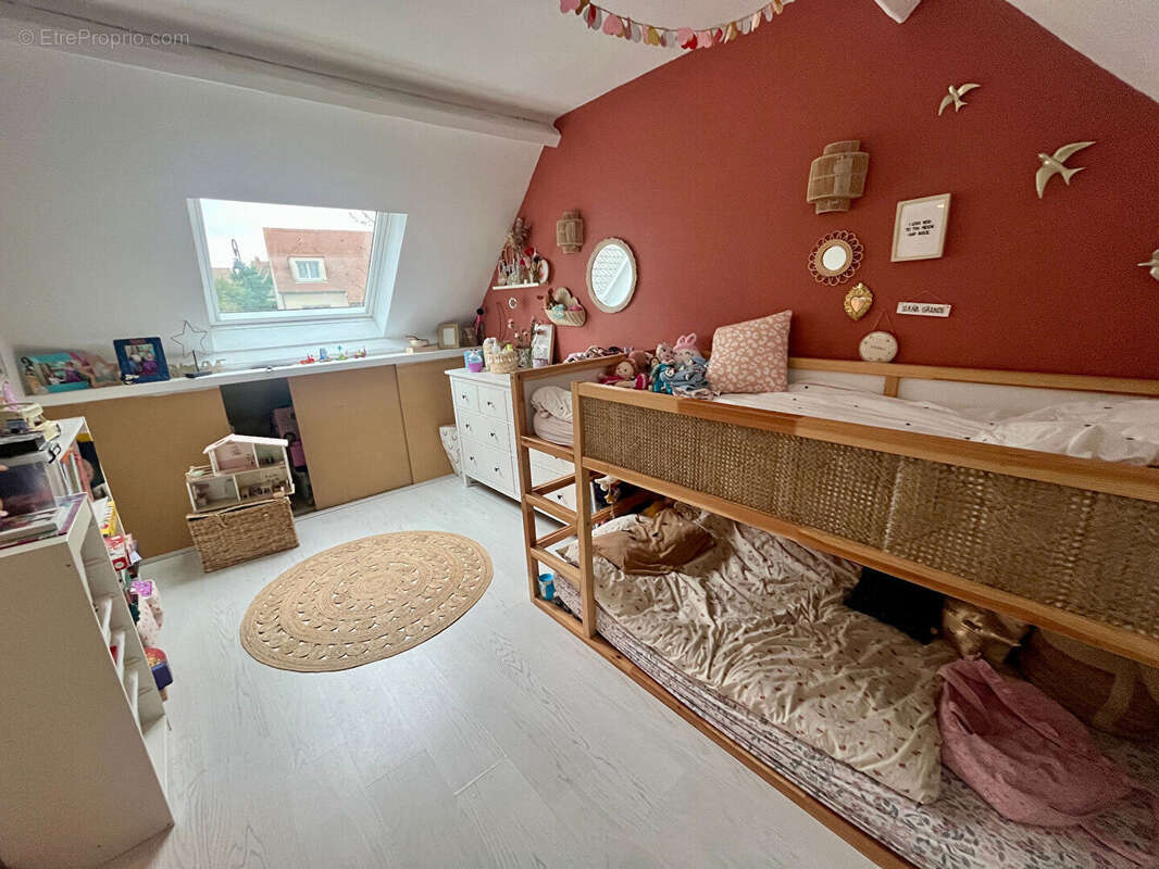 Maison à LES CLAYES-SOUS-BOIS