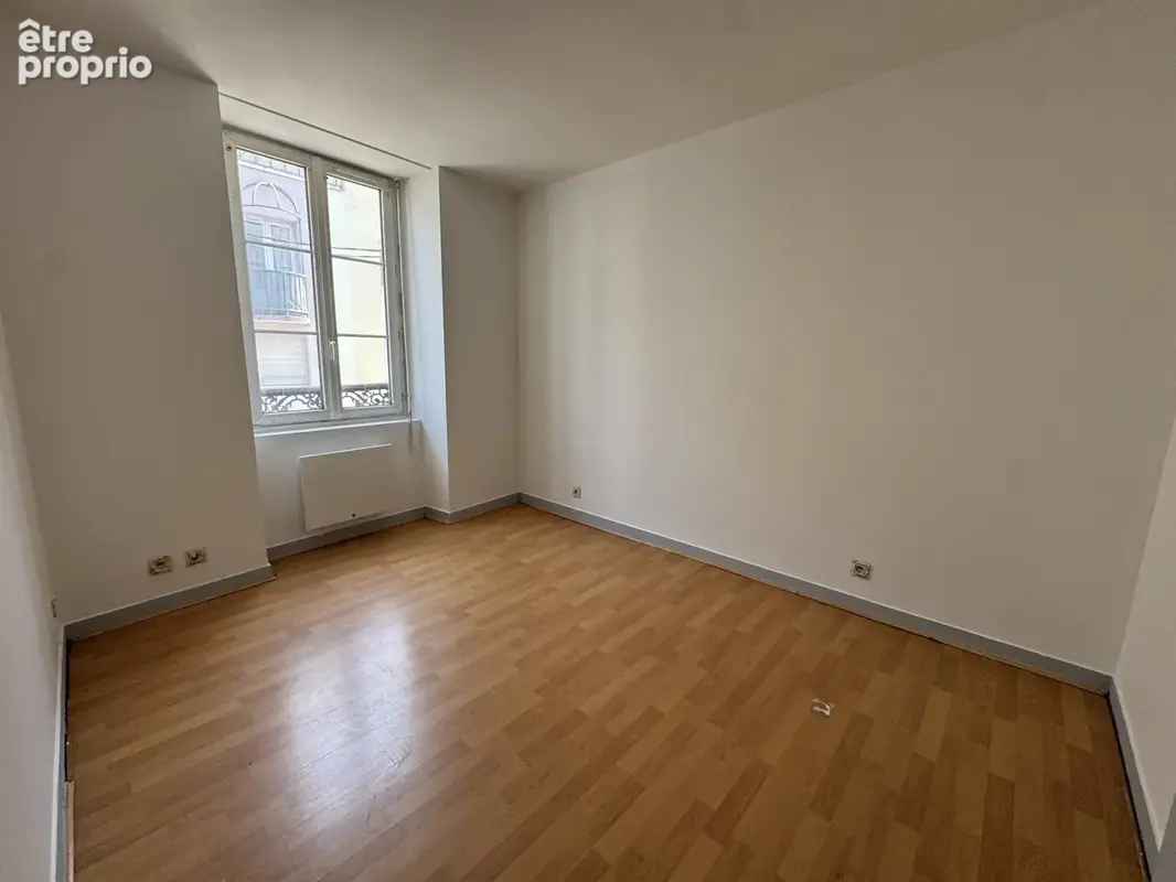 Ensemble immobilier de rapport en centre-ville de Vierzon   commerce loué et fort potentiel locatif - photo 7