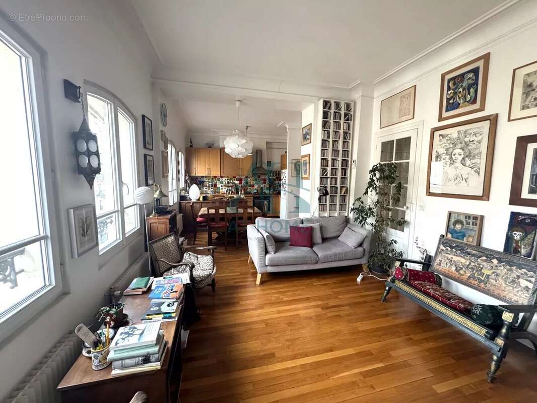 Appartement à PARIS-10E