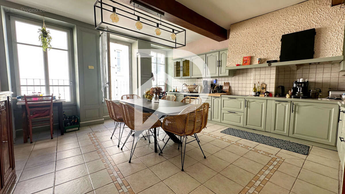 Maison à MONTLUEL