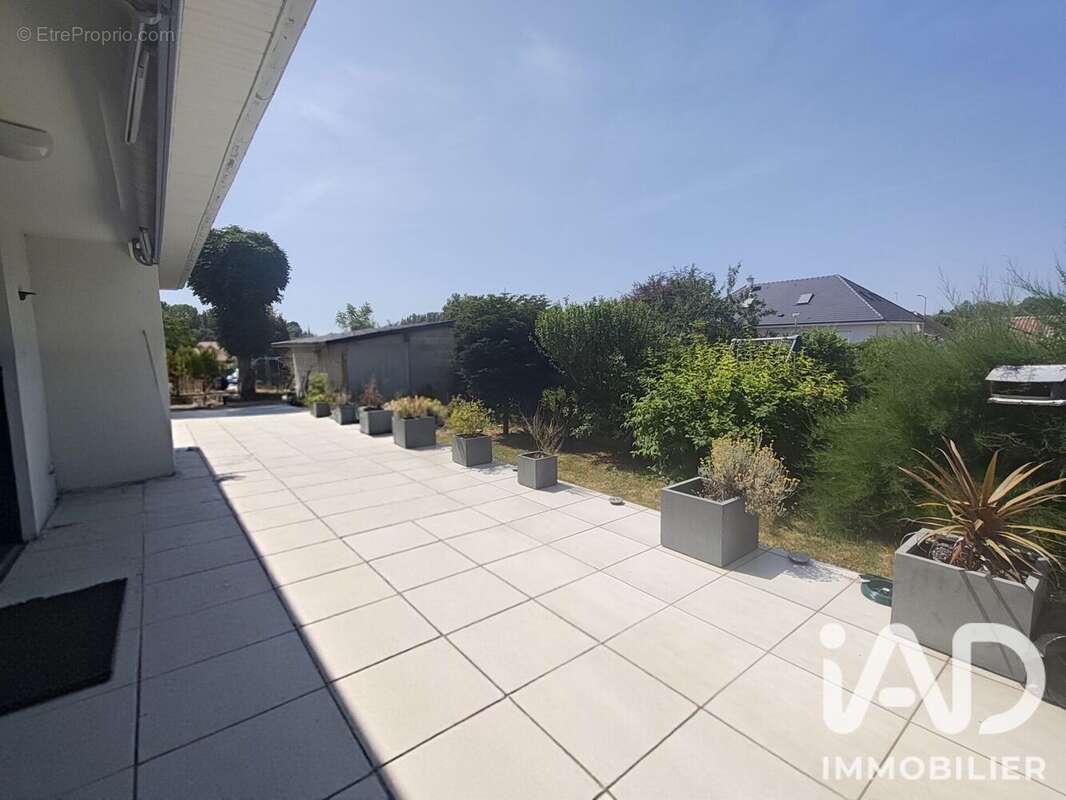 Maison 163 m² à Pont-Sainte-Marie  - photo 6