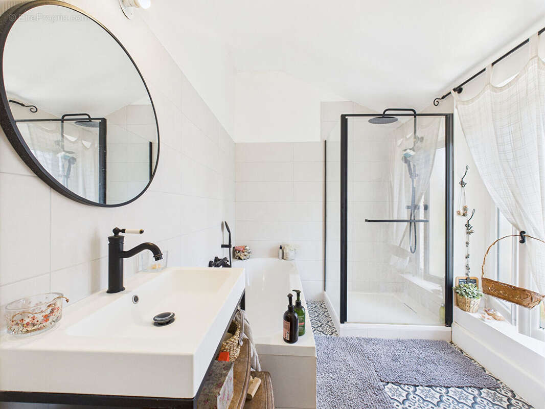 Maison à ROMANS-SUR-ISERE