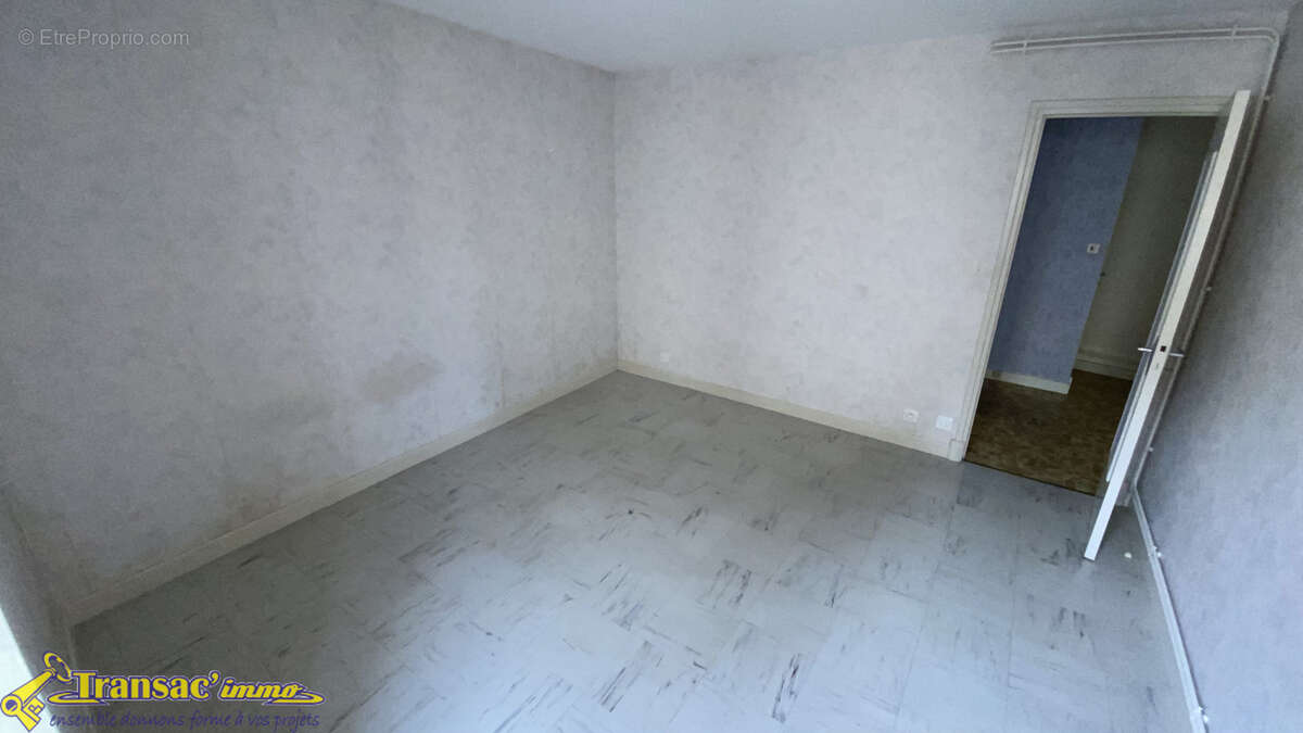 Appartement à COURPIERE