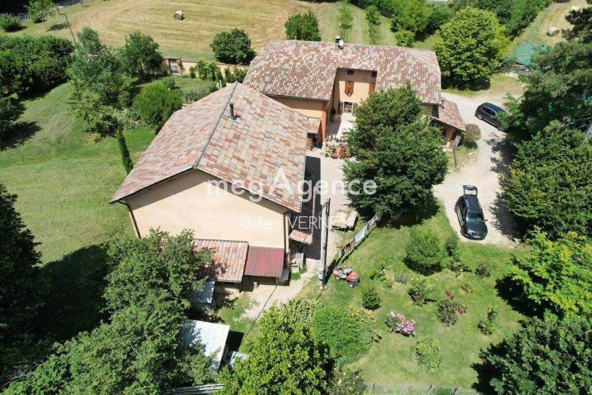 Maison à BEAUREPAIRE