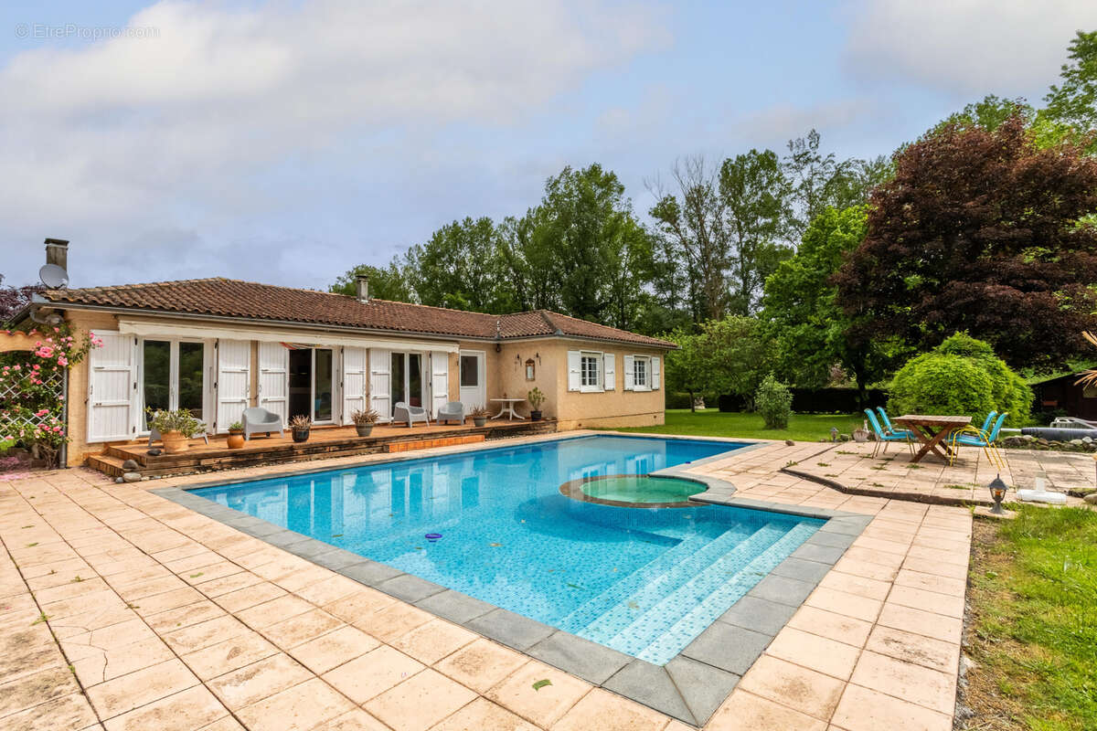 Maison à MANE