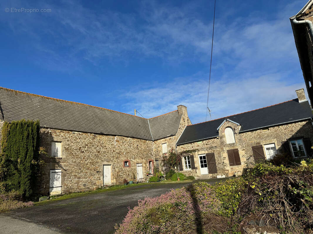 Maison à SAINT-LORMEL