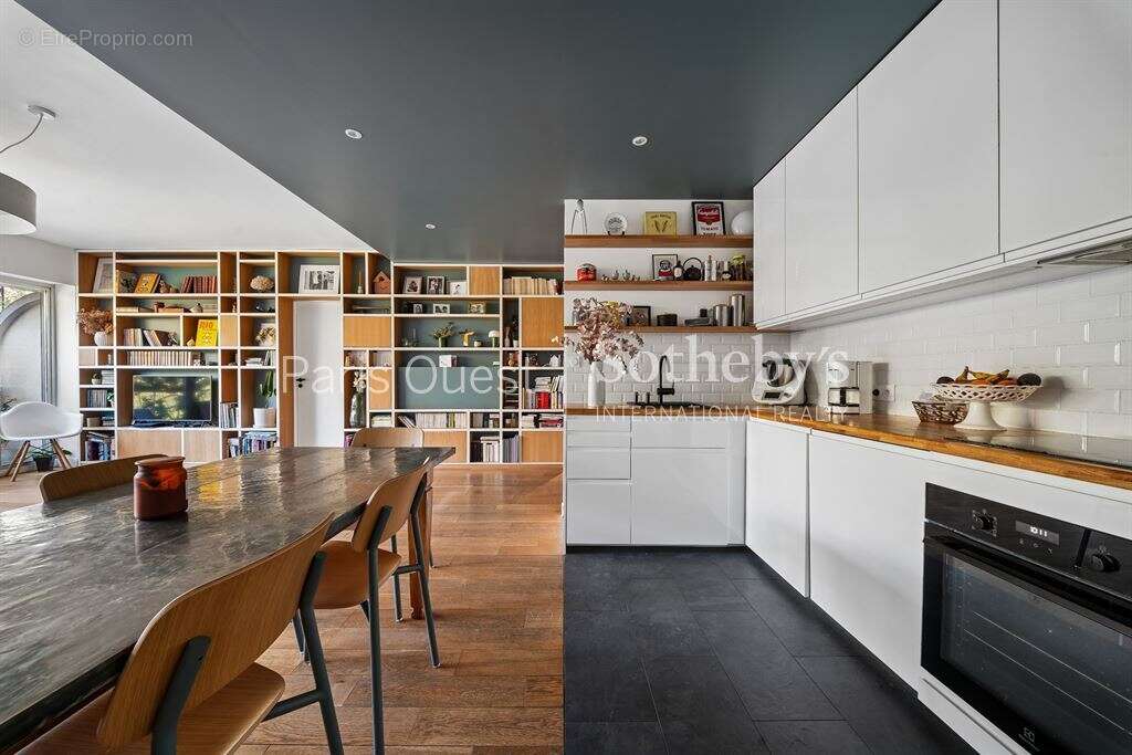 Appartement à NEUILLY-SUR-SEINE