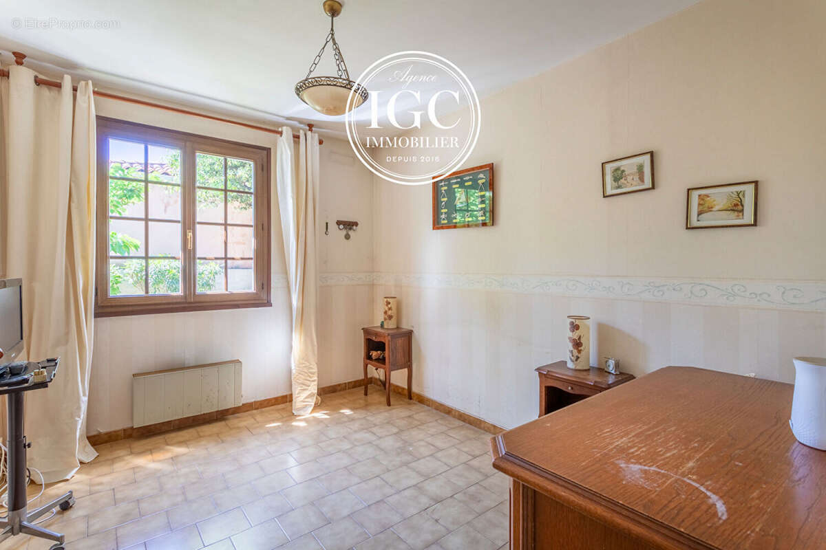 Maison à CHATEAUNEUF-LES-MARTIGUES