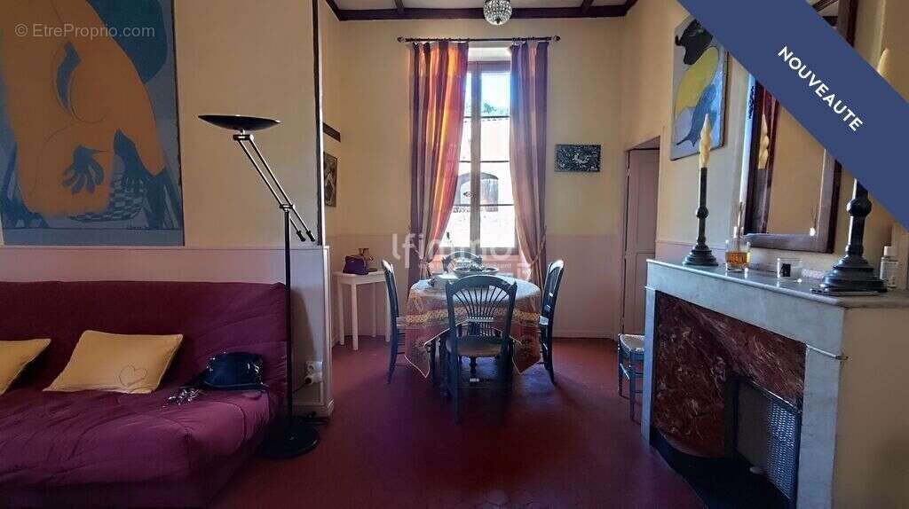 Appartement à PEYRUIS